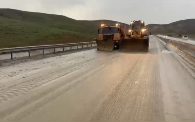 Bakı-Şamaxı-Yevlax yolunda hərəkət bərpa edildi- VİDEO Bakı-Şamaxı-Yevlax yolunda hərəkət bərpa edildi- VİDEO